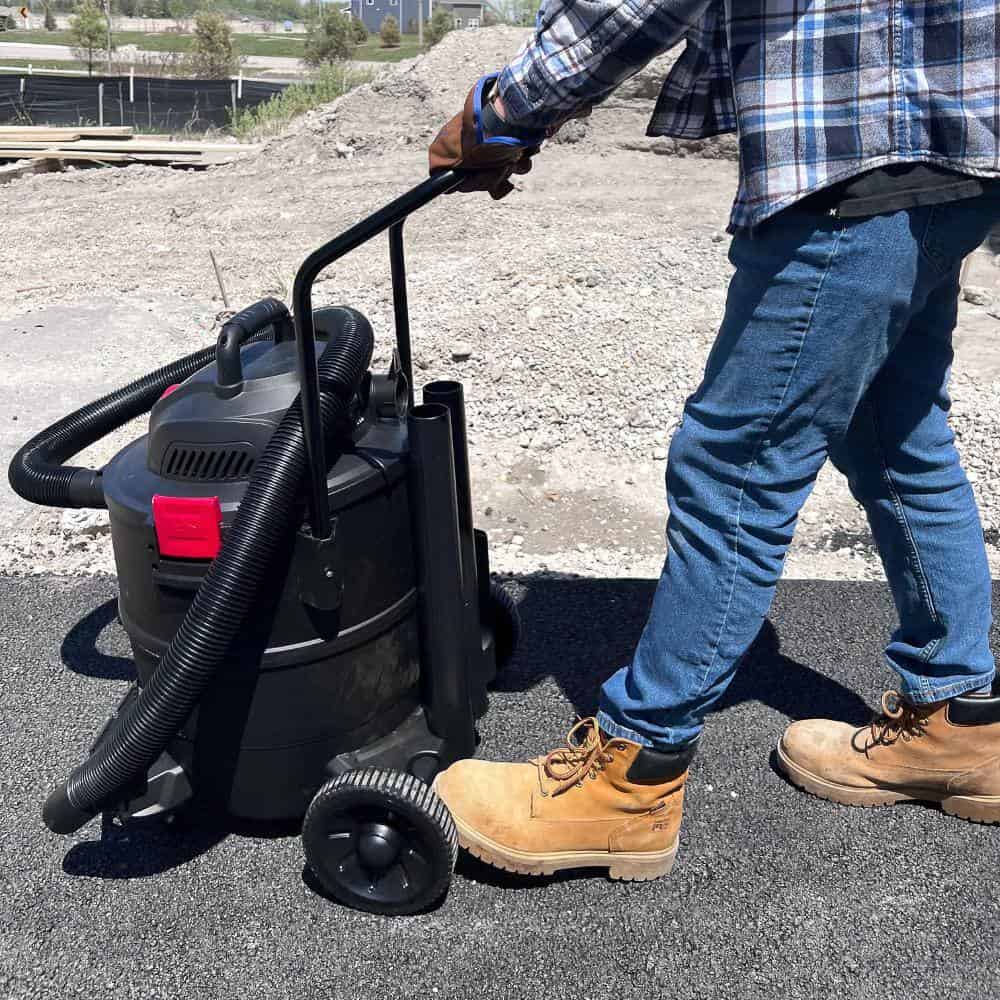 Husky AT18621P-16A 16 Gal. Poly Cart-Design Wet/Dry Vac with a Cartridge Filter, Hose, and Accessories